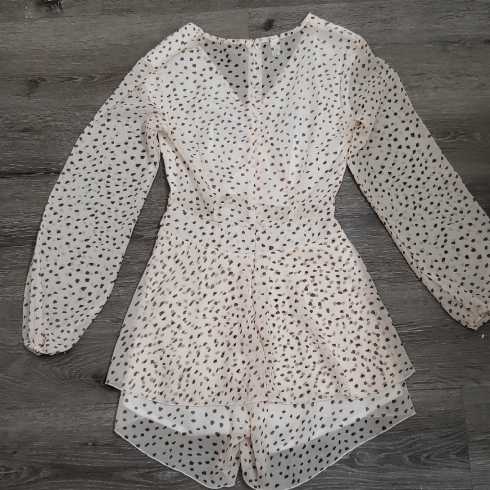 Romper - Picture 2 of 4
